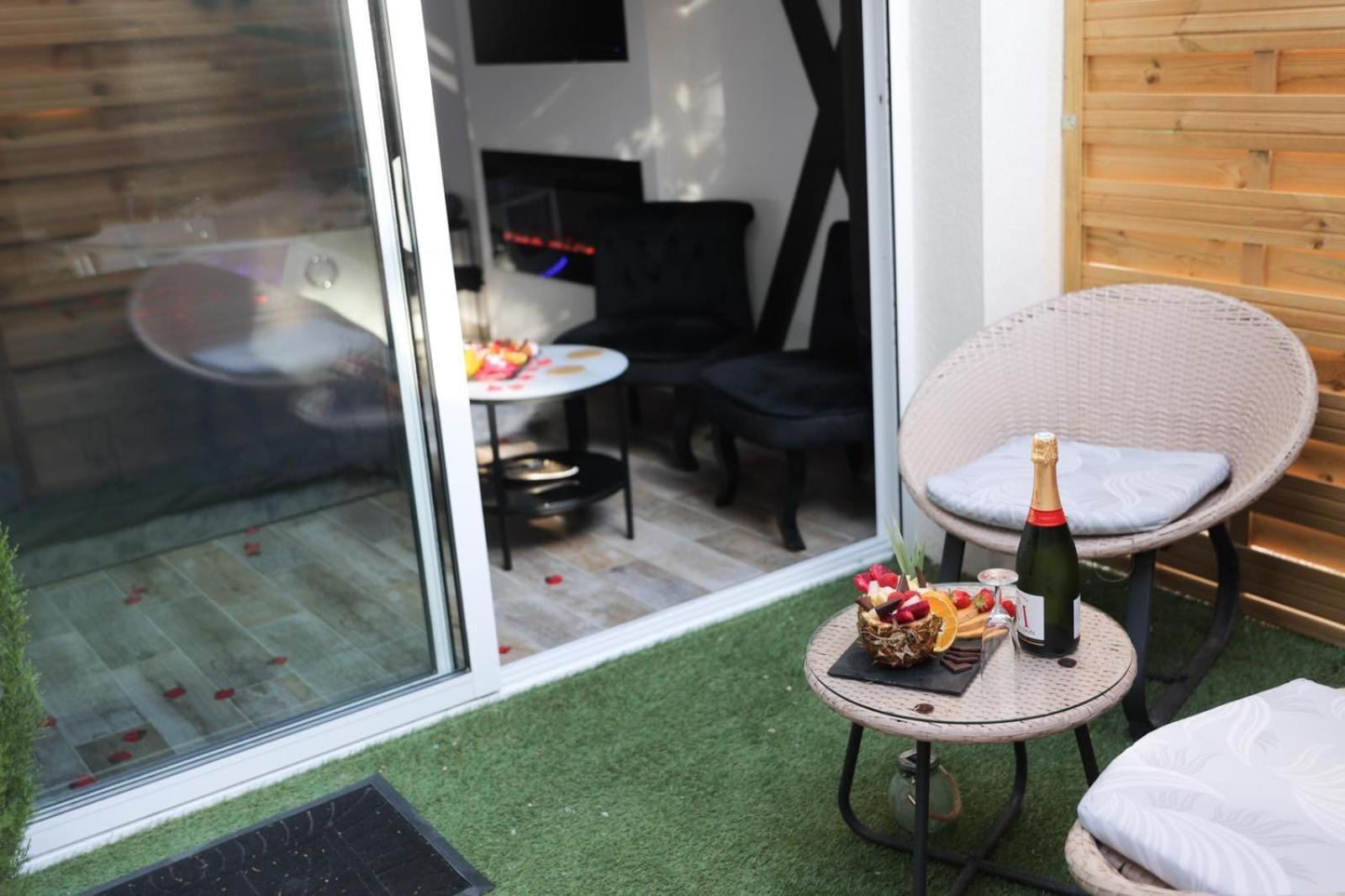 Loft, Studio And Love Rooms Bourg-Saint-Christophe ห้อง รูปภาพ