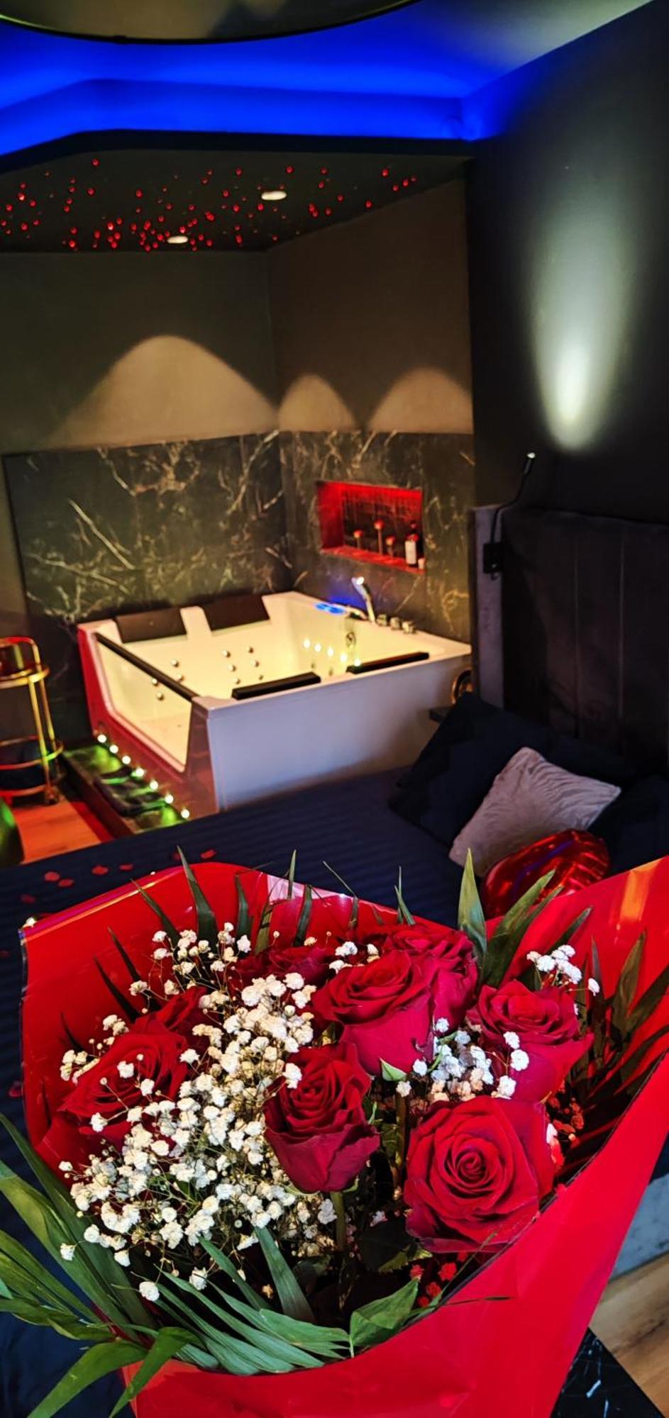Loft, Studio And Love Rooms Bourg-Saint-Christophe ภายนอก รูปภาพ