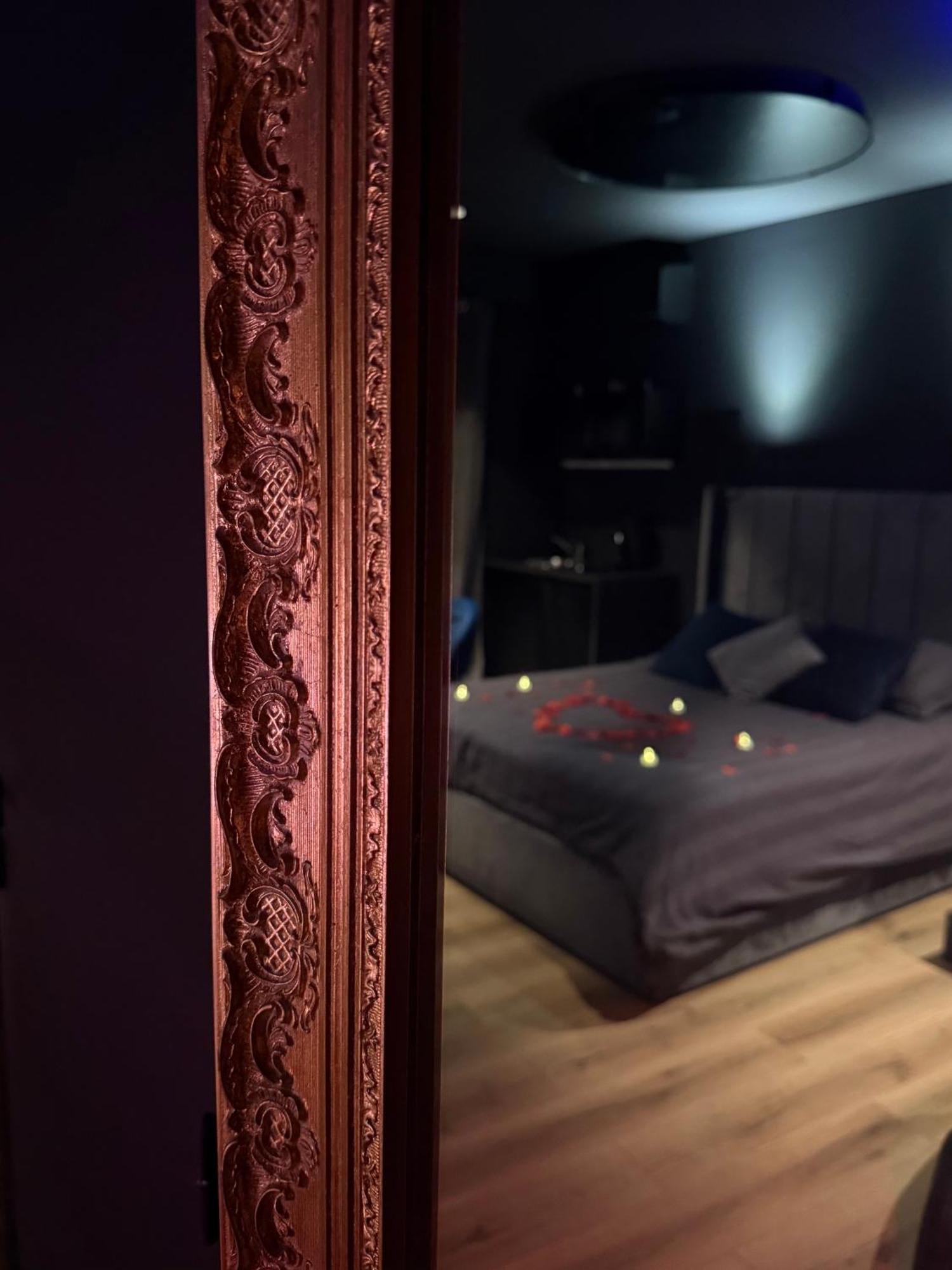 Loft, Studio And Love Rooms Bourg-Saint-Christophe ภายนอก รูปภาพ